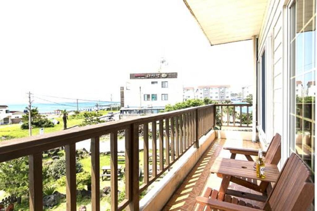 Dg Beach Pension Jeju Zimmer foto