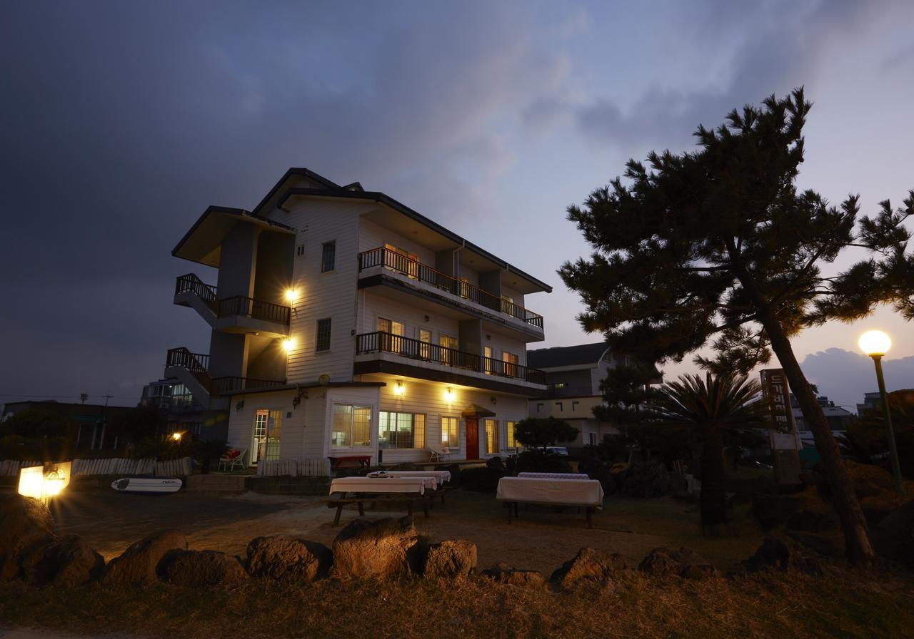 Dg Beach Pension Jeju Exterior foto