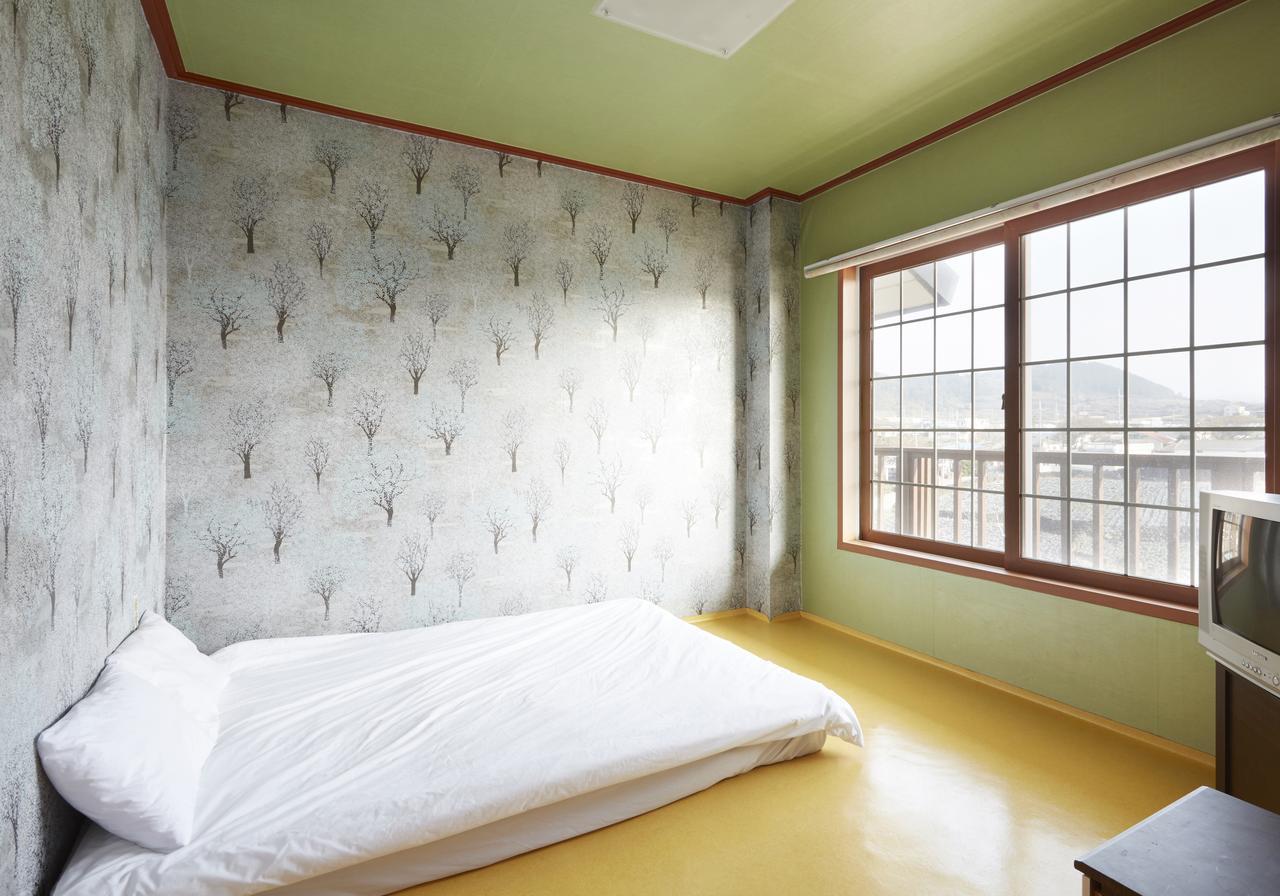 Dg Beach Pension Jeju Exterior foto