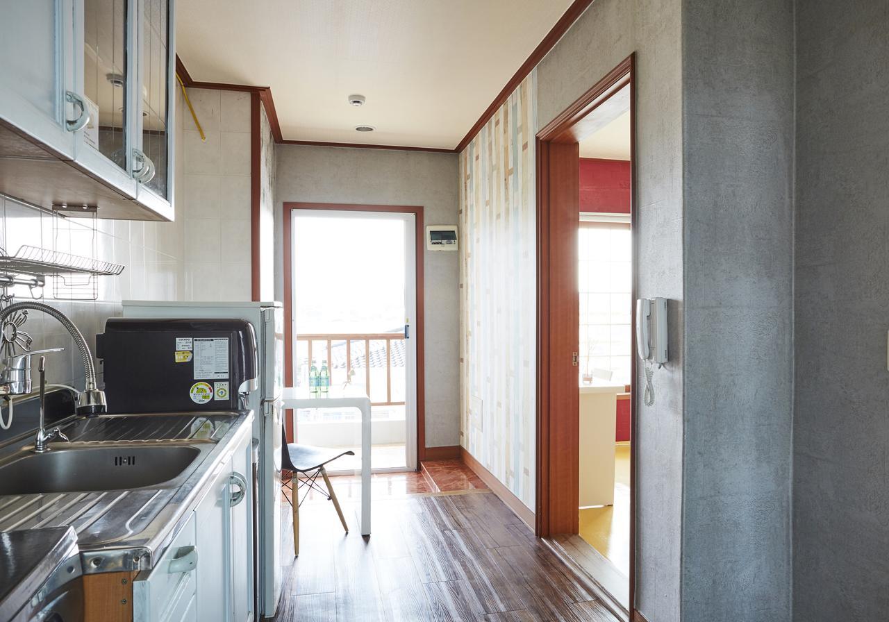 Dg Beach Pension Jeju Exterior foto