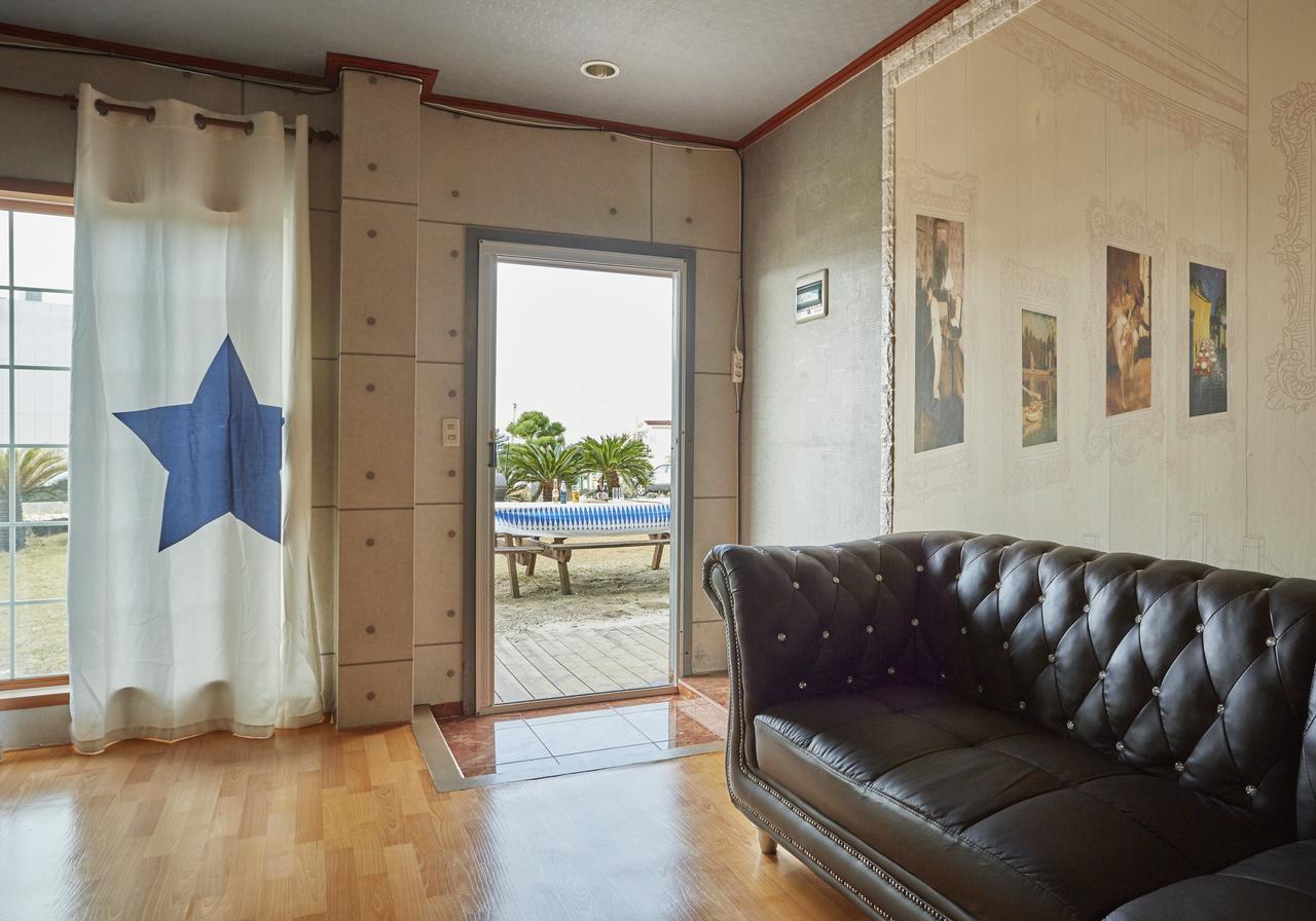 Dg Beach Pension Jeju Exterior foto