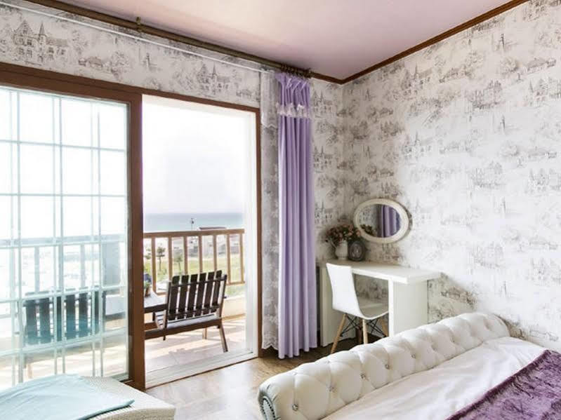 Dg Beach Pension Jeju Exterior foto
